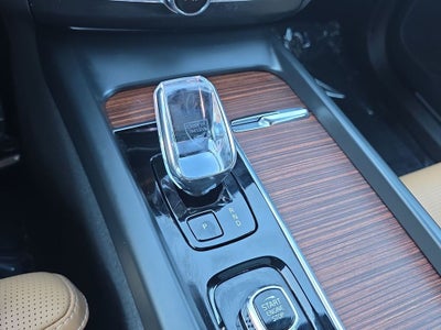 2025 Volvo XC60 B5 Ultra