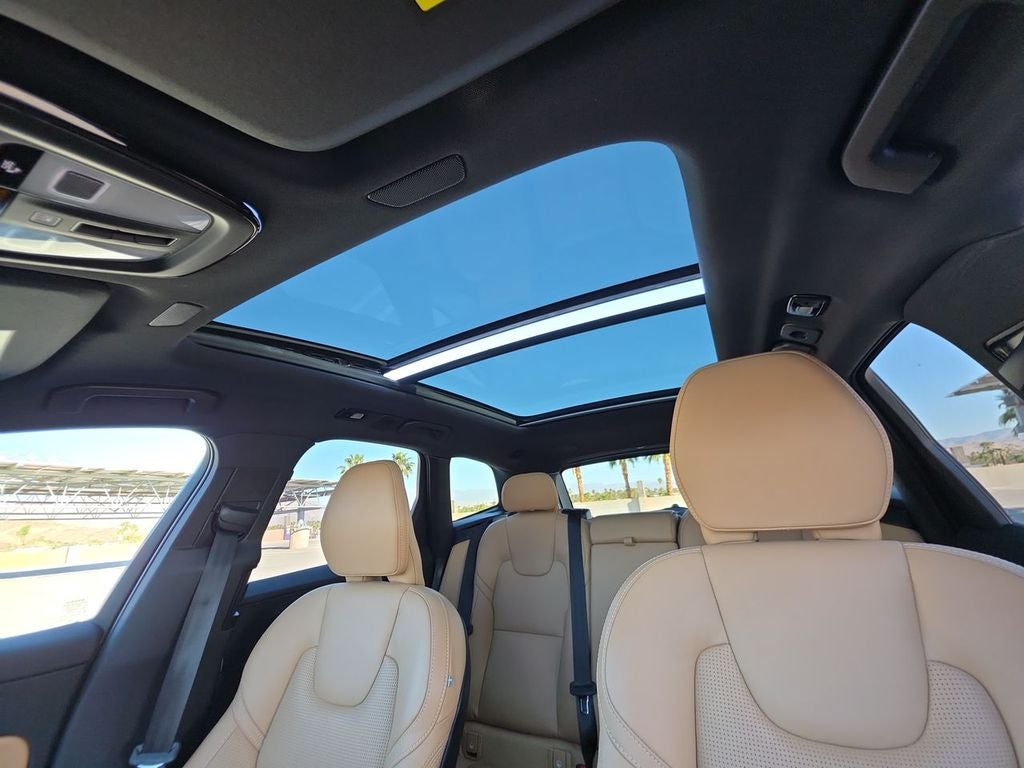 2025 Volvo XC60 B5 Ultra