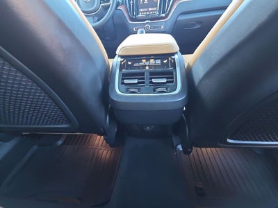 2025 Volvo XC60 B5 Ultra