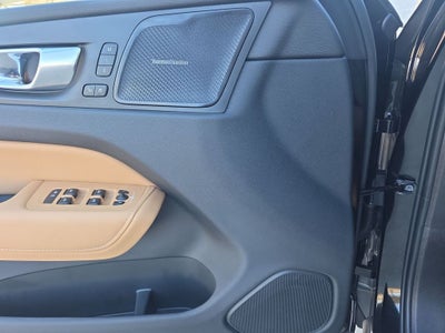 2025 Volvo XC60 B5 Ultra