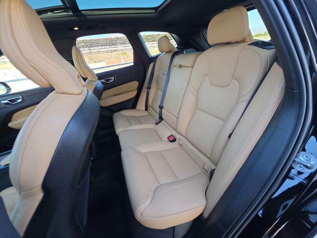 2025 Volvo XC60 B5 Ultra