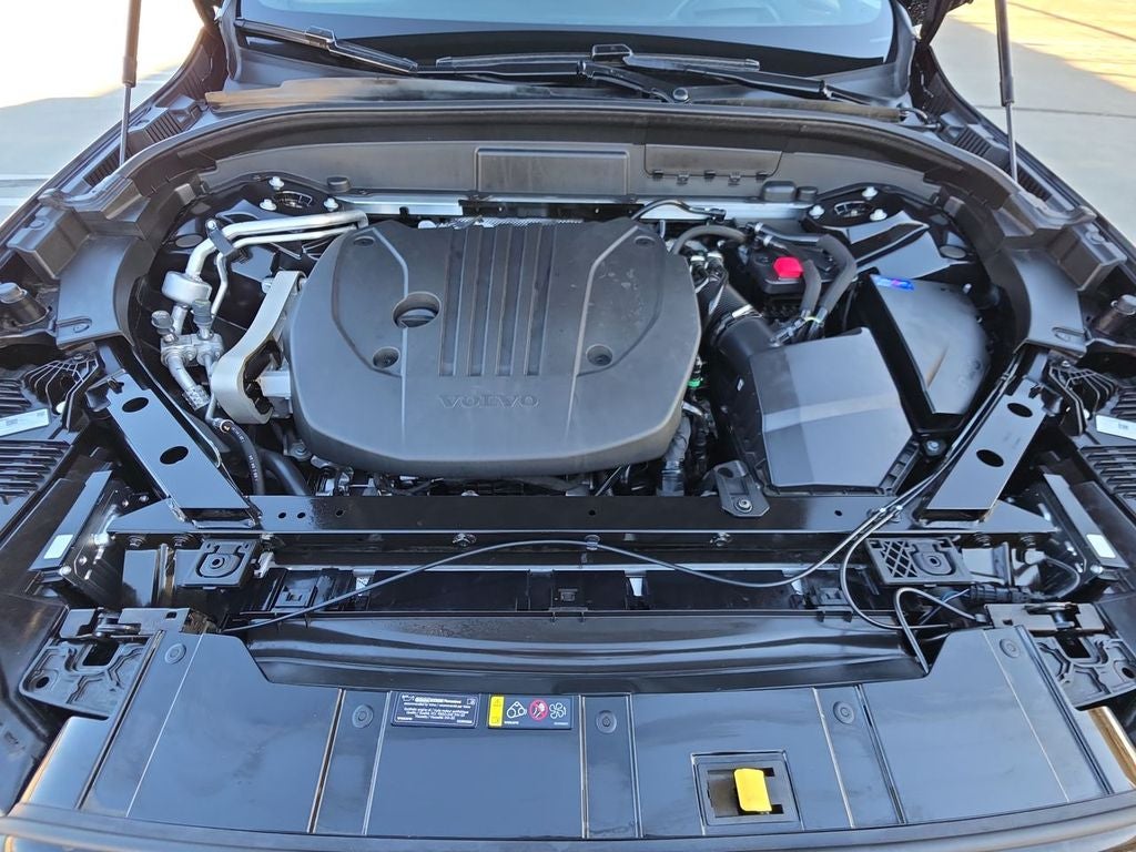 2025 Volvo XC60 B5 Ultra