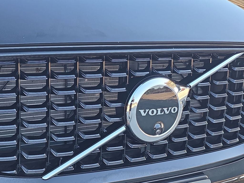 2025 Volvo XC60 B5 Ultra