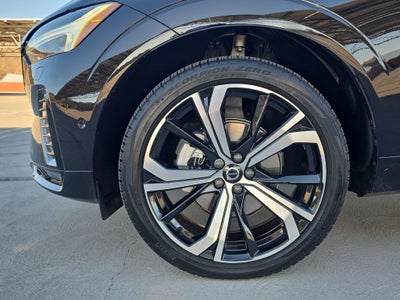 2025 Volvo XC60 B5 Ultra
