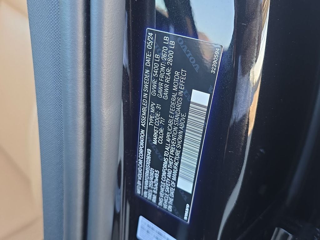 2025 Volvo XC60 B5 Ultra