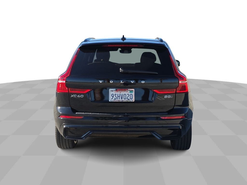 2025 Volvo XC60 B5 Ultra