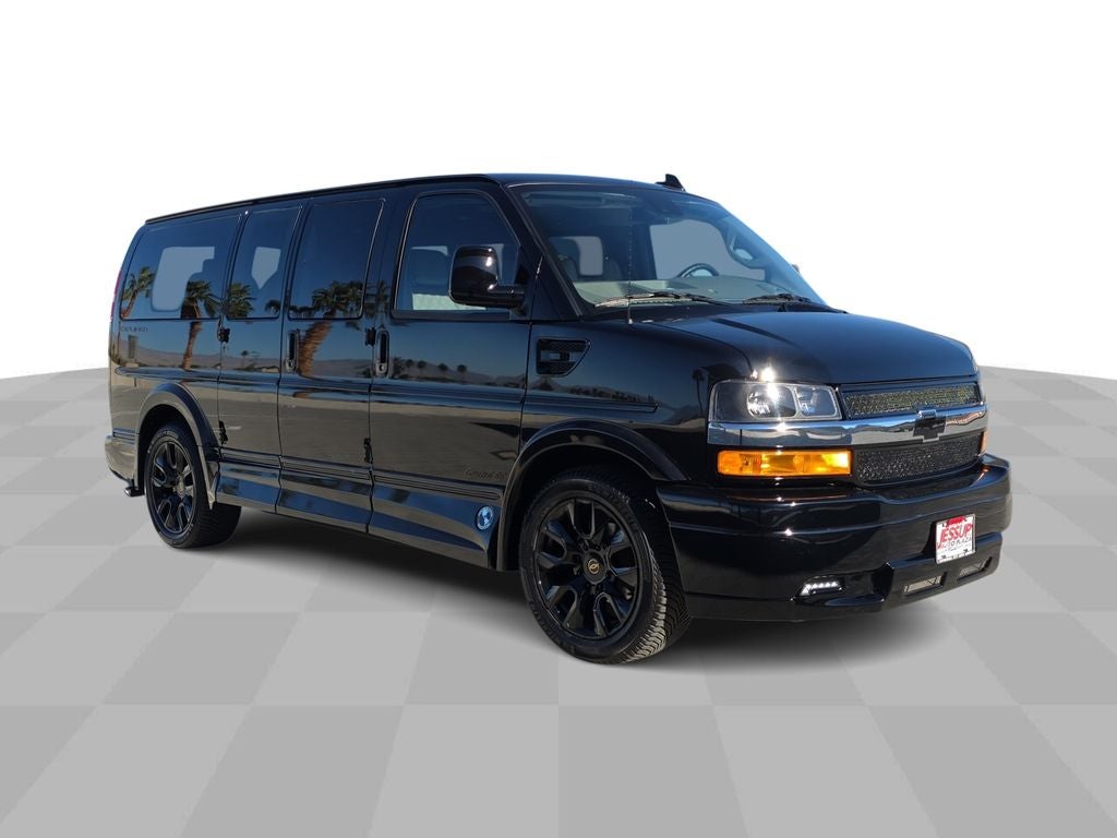 2025 Chevrolet Express Cargo WT