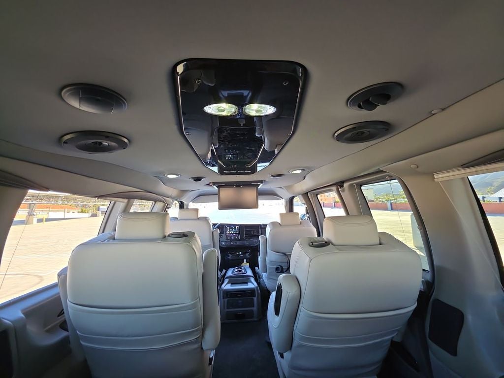 2025 Chevrolet Express Cargo WT