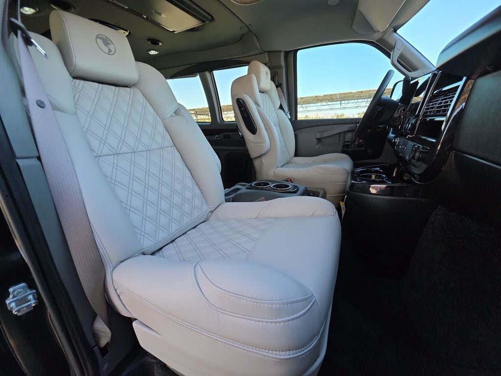 2025 Chevrolet Express Cargo WT