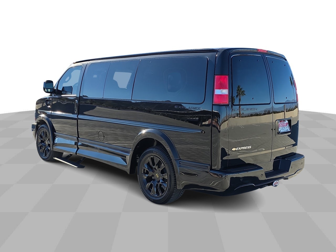 2025 Chevrolet Express Cargo WT