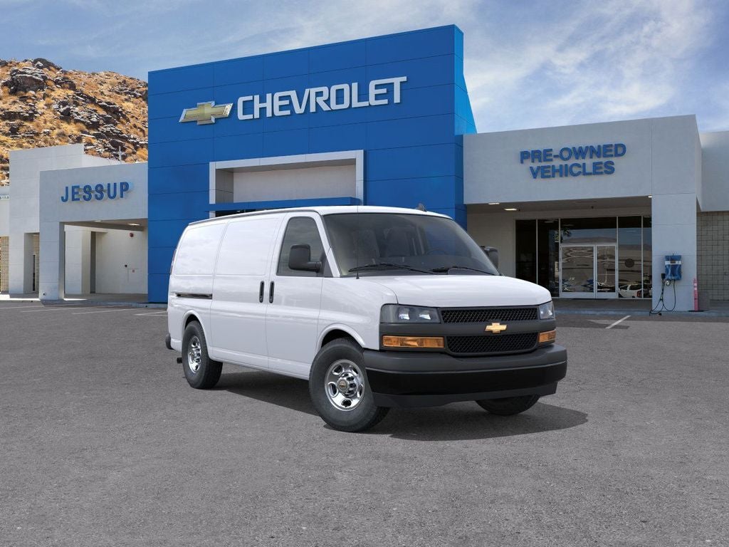 2026 Chevrolet Express 2500 Work Van HD's photo
