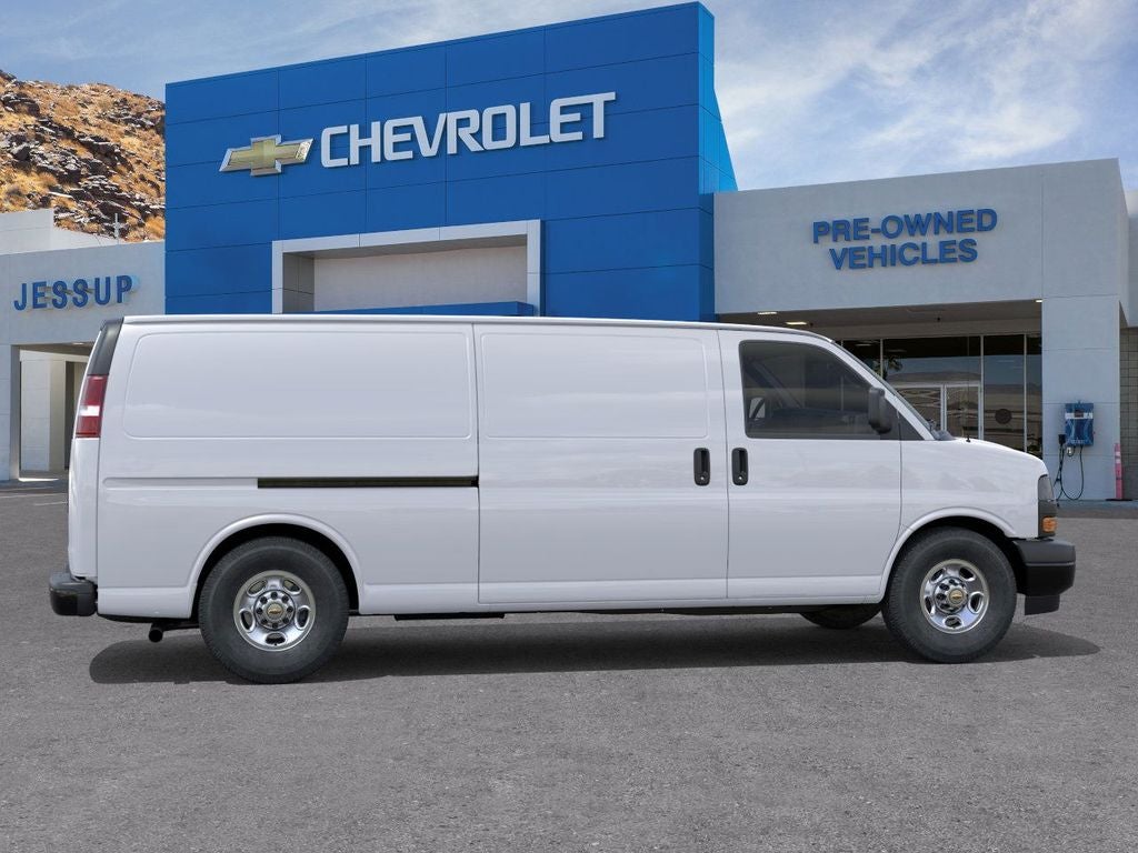 2025 Chevrolet Express Cargo WT