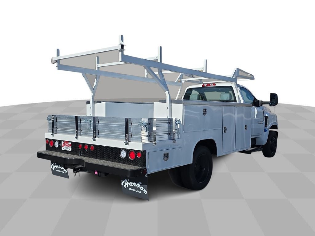 2024 Chevrolet Silverado 5500 HD Work Truck