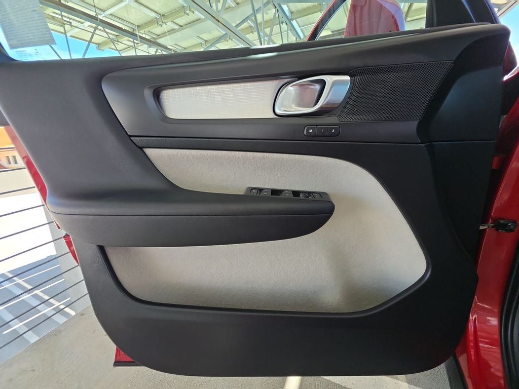 2019 Volvo XC40 T4 Momentum