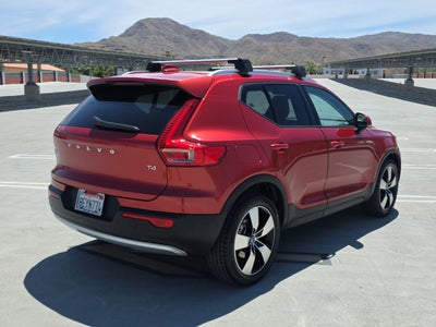 2019 Volvo XC40 T4 Momentum
