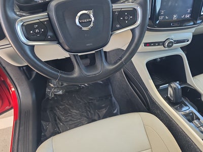 2019 Volvo XC40 T4 Momentum