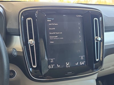 2019 Volvo XC40 T4 Momentum