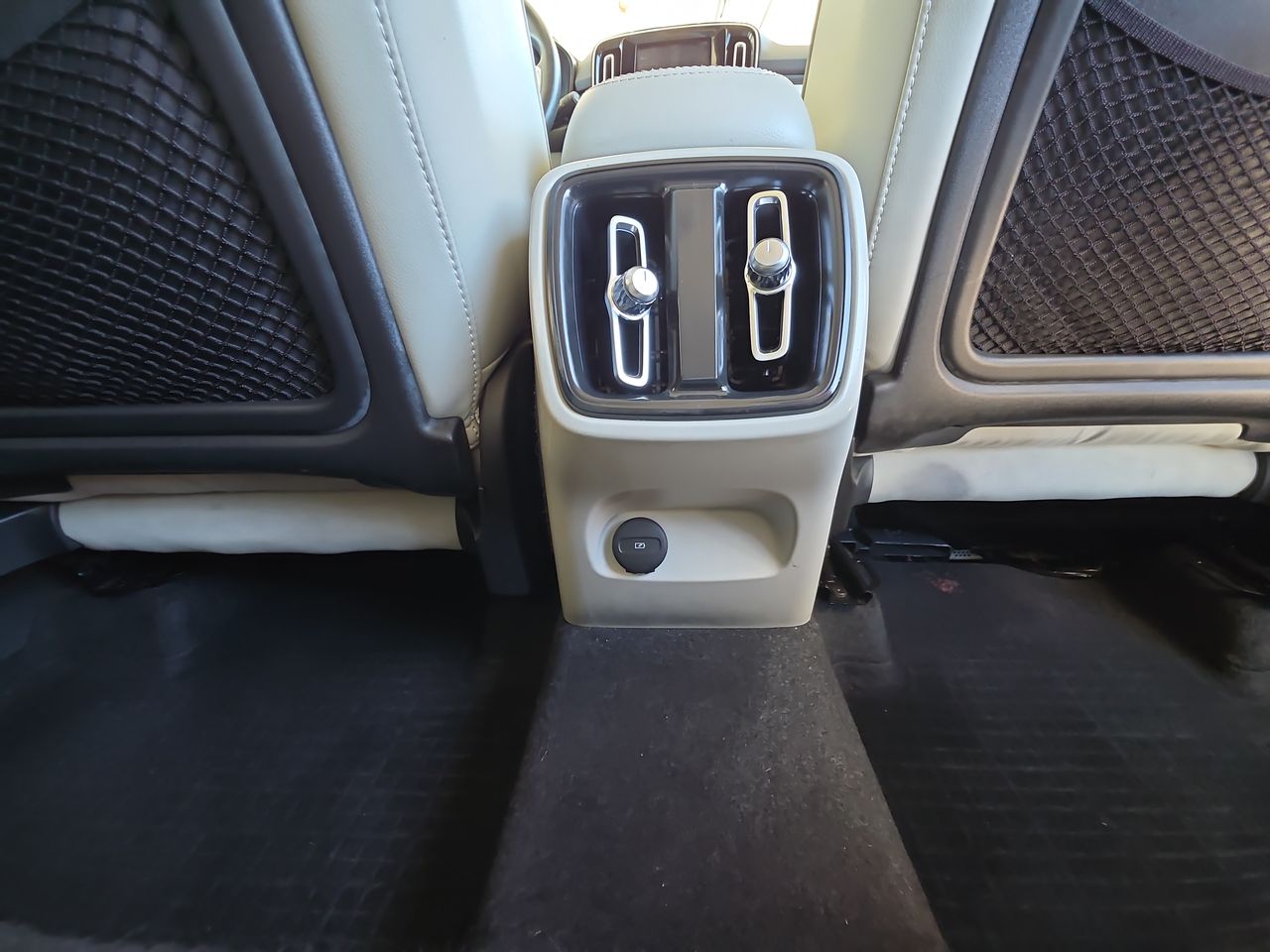 2019 Volvo XC40 T4 Momentum