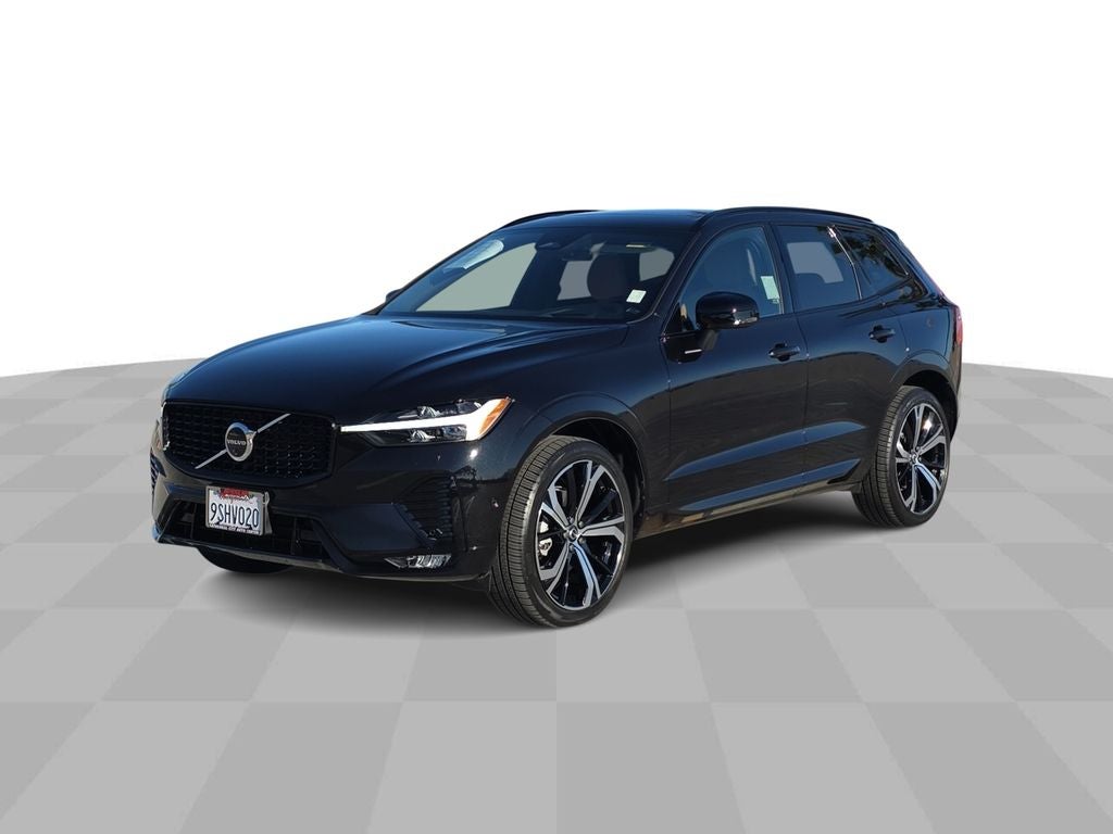 2025 Volvo XC60 B5 Ultra Dark AWD's photo