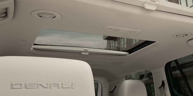 sunroof of GMC Acadia